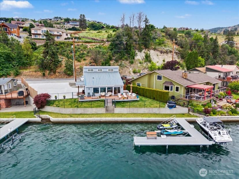 Property photo for 1386 S Lakeshore Road, Chelan photo 3