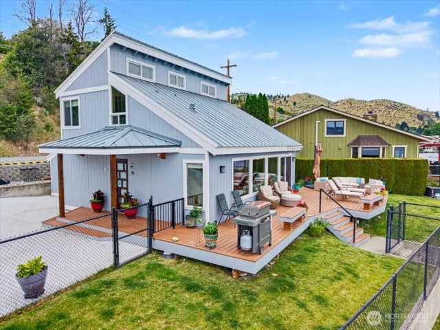 Property photo for 1386 S Lakeshore Road, Chelan