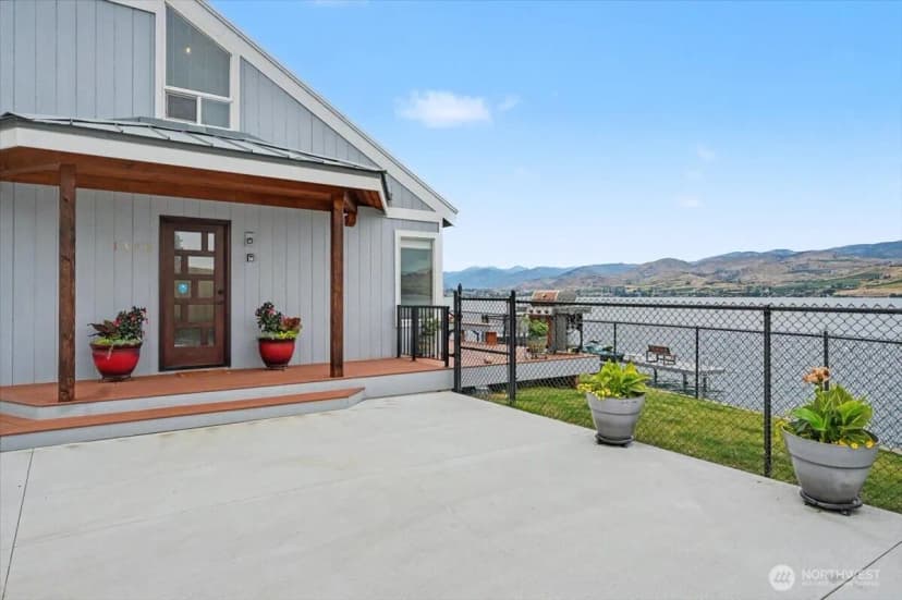 Property photo for 1386 S Lakeshore Road, Chelan photo 9