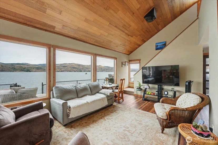 Property photo for 1386 S Lakeshore Road, Chelan photo 15