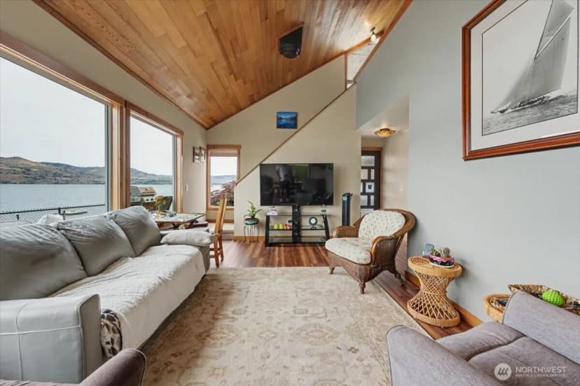 Property photo for 1386 S Lakeshore Road, Chelan photo 16