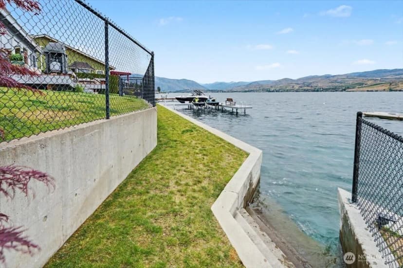 Property photo for 1386 S Lakeshore Road, Chelan photo 14