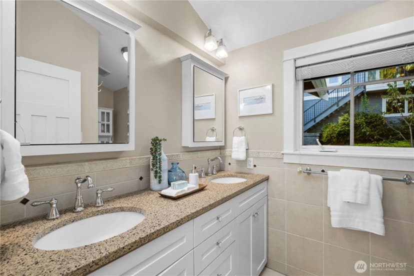 Property photo for 528 W Lake Sammamish Parkway Se, Bellevue photo 20