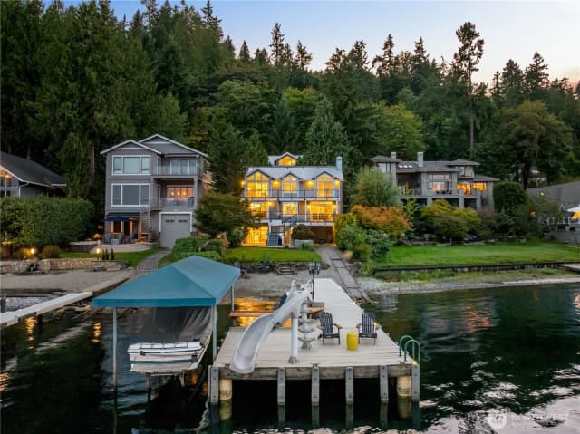 Property photo for 528 W Lake Sammamish Parkway Se, Bellevue