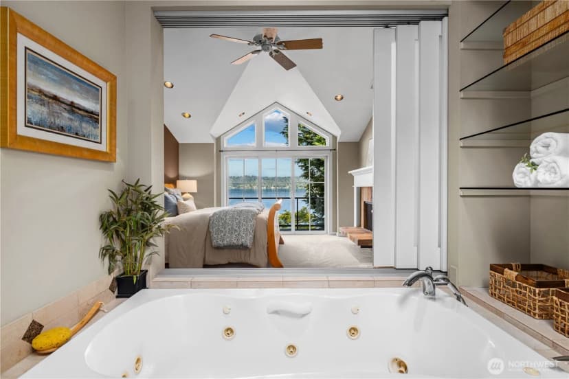 Property photo for 528 W Lake Sammamish Parkway Se, Bellevue photo 17