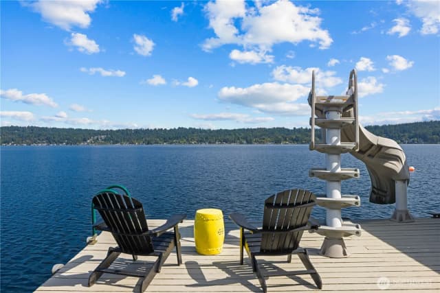 Property photo for 528 W Lake Sammamish Parkway Se, Bellevue photo 4