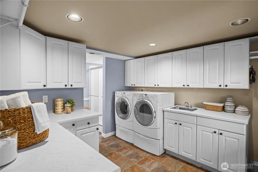 Property photo for 528 W Lake Sammamish Parkway Se, Bellevue photo 24
