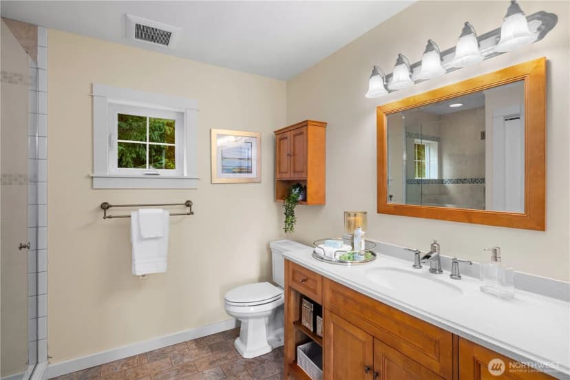 Property photo for 528 W Lake Sammamish Parkway Se, Bellevue photo 30