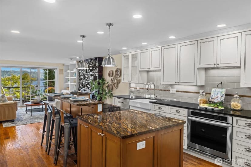 Property photo for 528 W Lake Sammamish Parkway Se, Bellevue photo 11