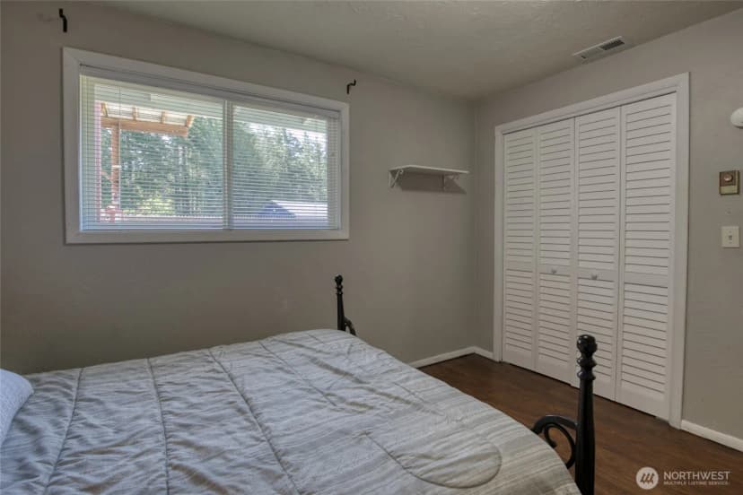Property photo for 14791 Us 101 Highway, Shelton photo 15