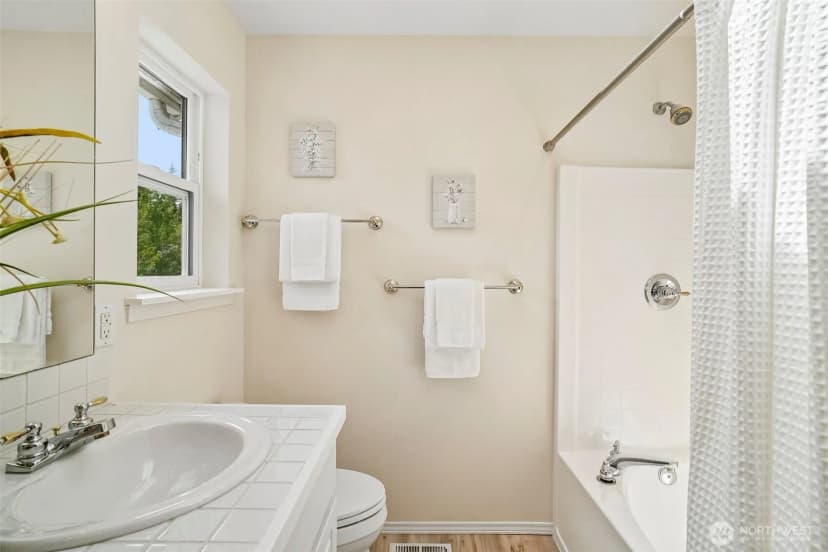 Property photo for 5015 152nd Place Se, Everett photo 26
