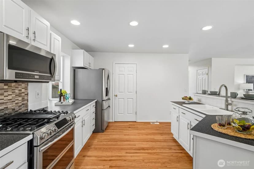Property photo for 5015 152nd Place Se, Everett photo 16