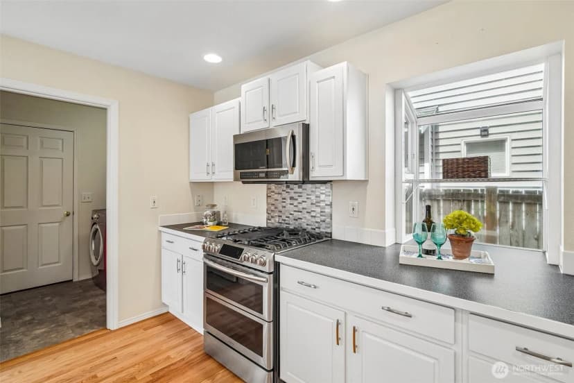 Property photo for 5015 152nd Place Se, Everett photo 14