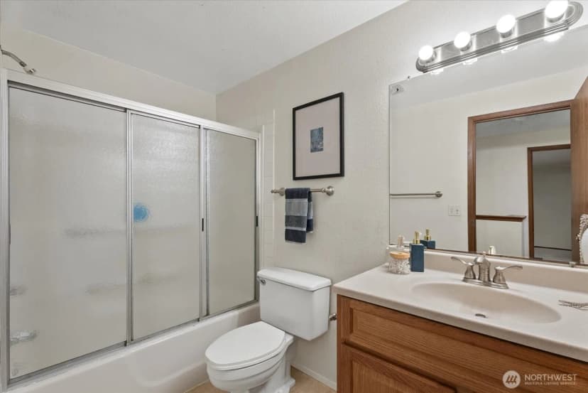 Property photo for 4005 145th Avenue Ne, Bellevue photo 20