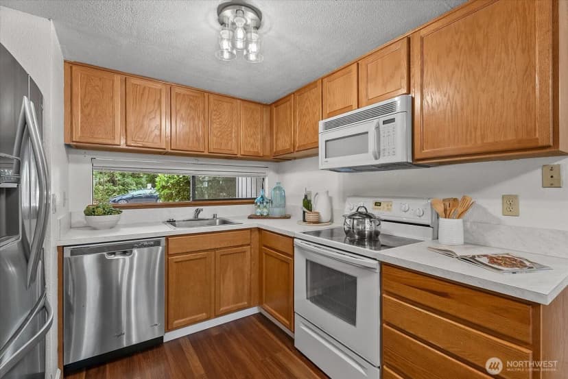 Property photo for 4005 145th Avenue Ne, Bellevue photo 9