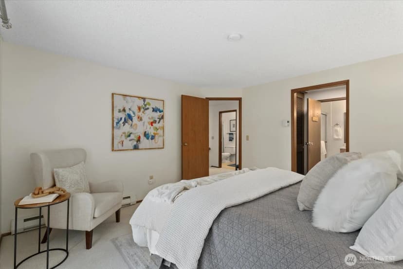 Property photo for 4005 145th Avenue Ne, Bellevue photo 15