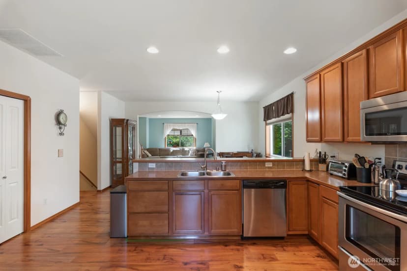 Property photo for 509 E Division Street #a, Arlington photo 9