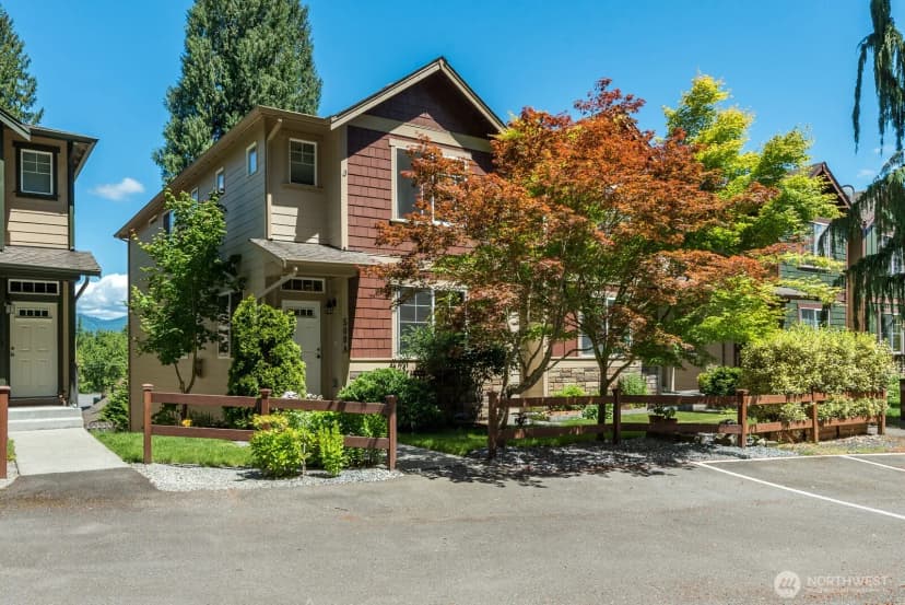 Property photo for 509 E Division Street #a, Arlington