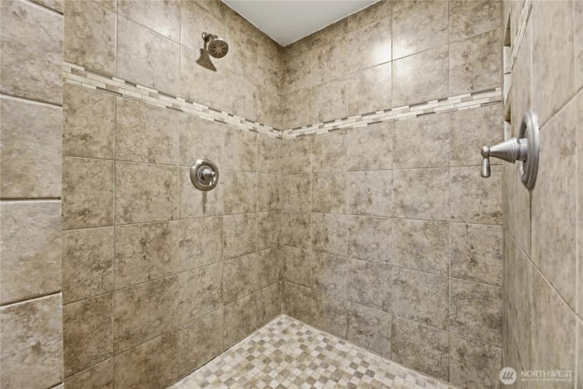 Property photo for 6911 Vandermark Road E, Bonney Lake photo 24