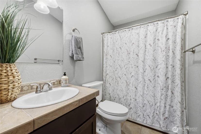Property photo for 6911 Vandermark Road E, Bonney Lake photo 17