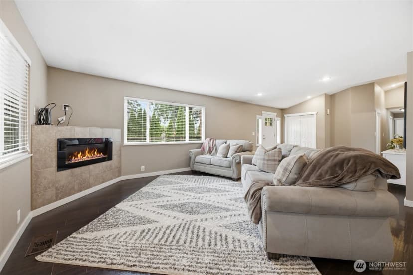 Property photo for 6911 Vandermark Road E, Bonney Lake photo 8