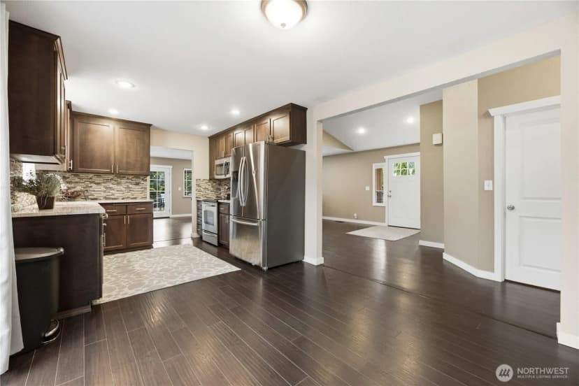 Property photo for 6911 Vandermark Road E, Bonney Lake photo 11