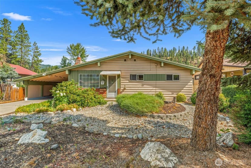 Property photo for 826 Pine Street, Leavenworth photo 2