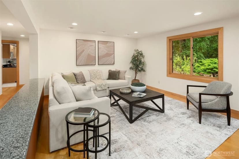 Property photo for 12820 Ne 39th Street, Bellevue photo 12