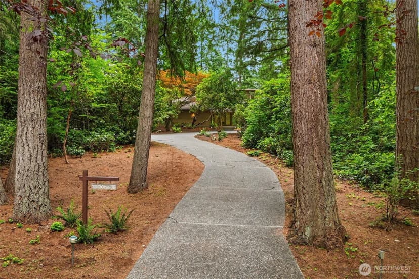 Property photo for 12820 Ne 39th Street, Bellevue photo 35