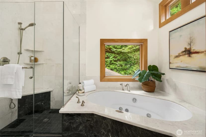 Property photo for 12820 Ne 39th Street, Bellevue photo 21