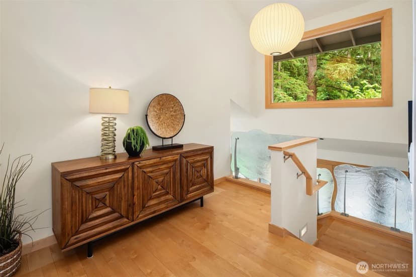 Property photo for 12820 Ne 39th Street, Bellevue photo 17