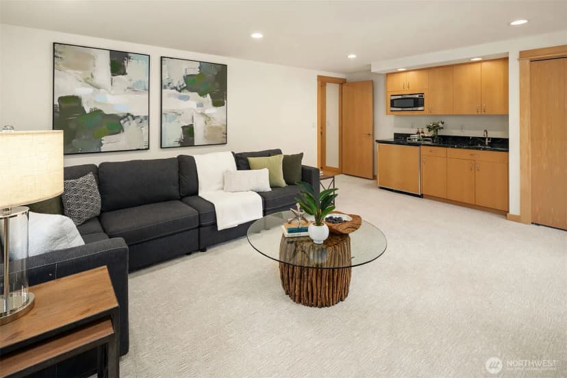 Property photo for 12820 Ne 39th Street, Bellevue photo 16