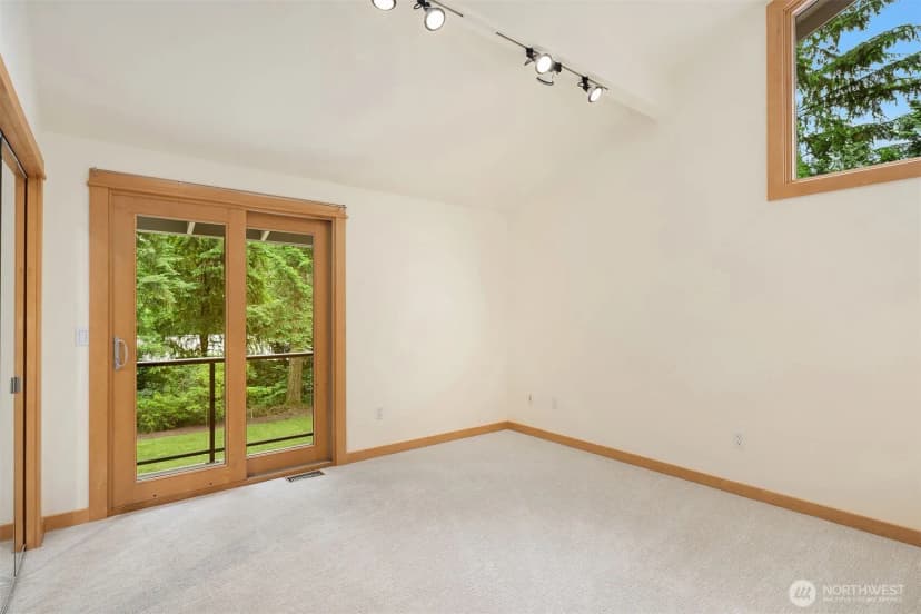 Property photo for 12820 Ne 39th Street, Bellevue photo 25
