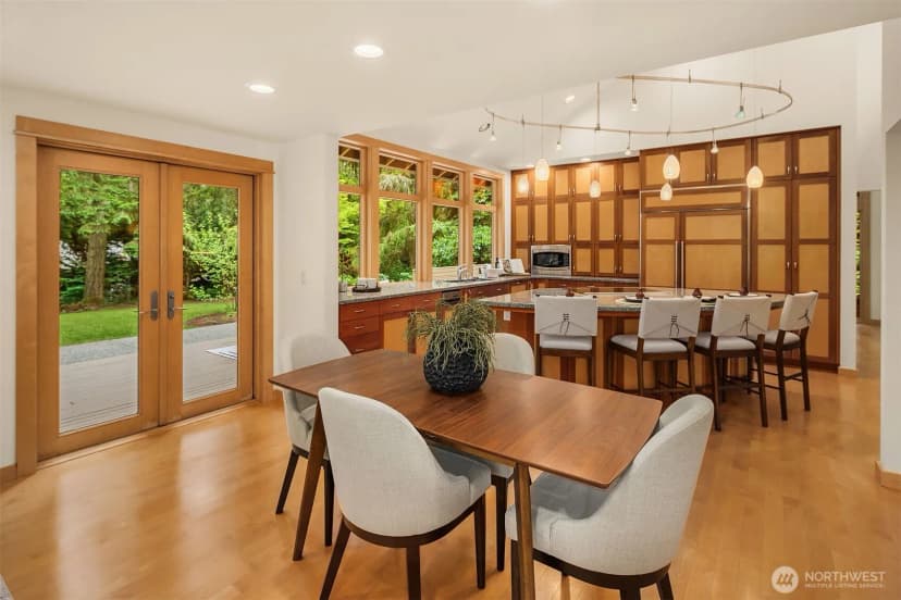 Property photo for 12820 Ne 39th Street, Bellevue photo 10