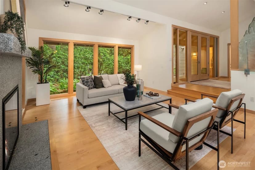 Property photo for 12820 Ne 39th Street, Bellevue photo 4