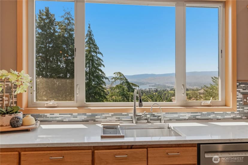 Property photo for 323 Stoneybrook Lane, Wenatchee photo 8