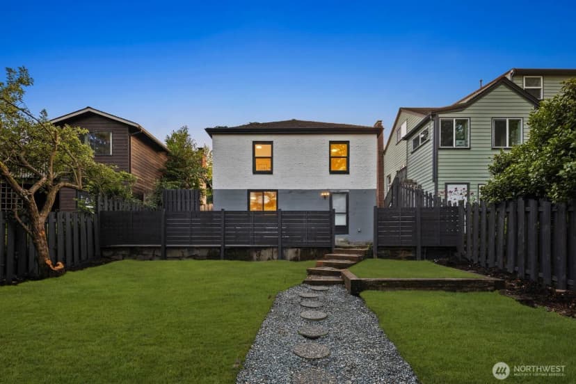 Property photo for 8216 Interlake Avenue N, Seattle photo 29