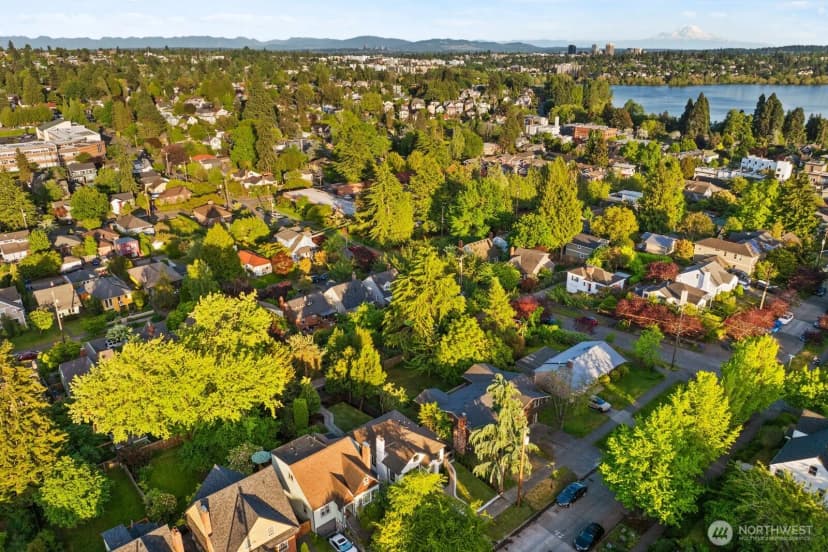 Property photo for 8216 Interlake Avenue N, Seattle photo 33