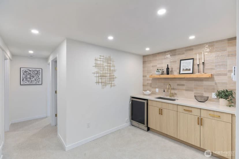 Property photo for 8216 Interlake Avenue N, Seattle photo 18