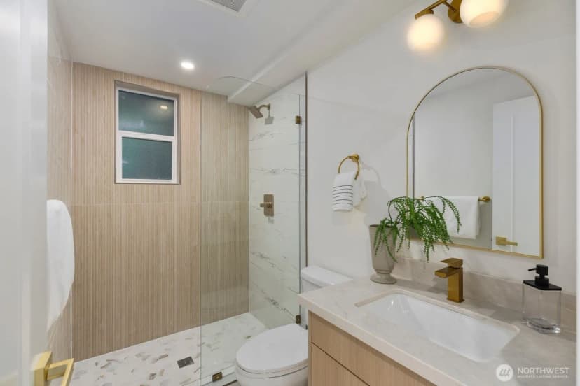 Property photo for 8216 Interlake Avenue N, Seattle photo 20