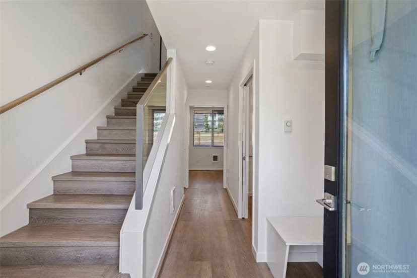 Property photo for 604 Nw 77th Street #d, Seattle photo 6
