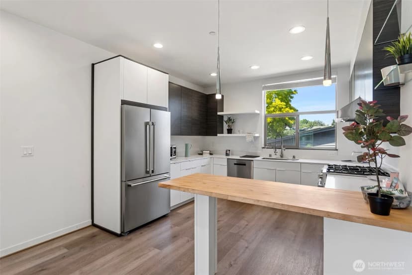 Property photo for 604 Nw 77th Street #d, Seattle photo 13