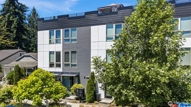 Property photo for 604 Nw 77th Street #d, Seattle photo 4