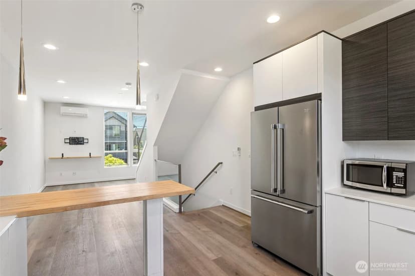 Property photo for 604 Nw 77th Street #d, Seattle photo 16