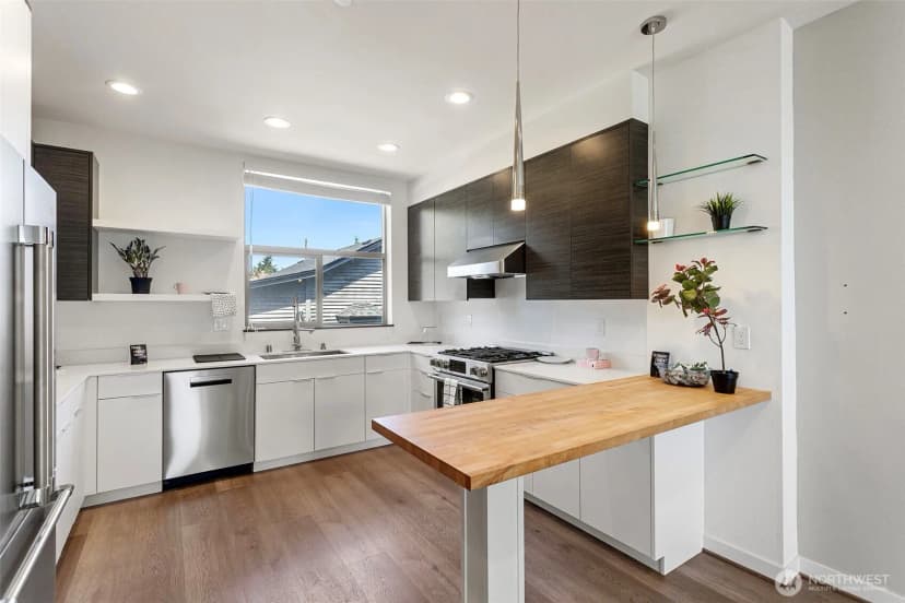 Property photo for 604 Nw 77th Street #d, Seattle photo 12