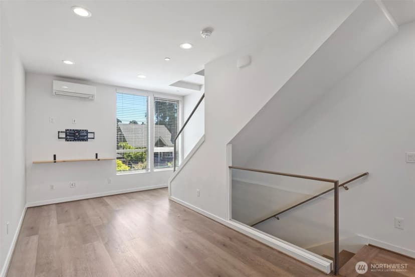 Property photo for 604 Nw 77th Street #d, Seattle photo 18