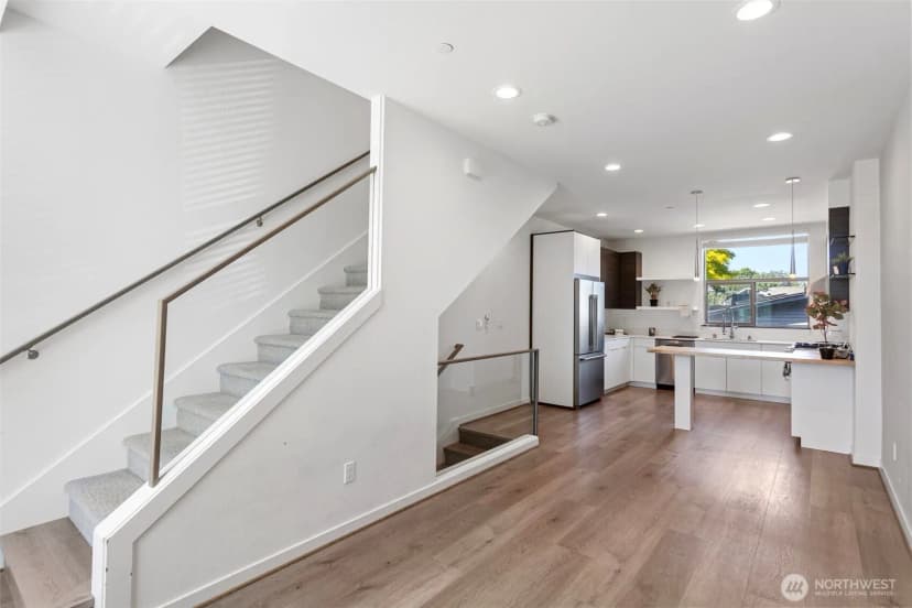 Property photo for 604 Nw 77th Street #d, Seattle photo 19