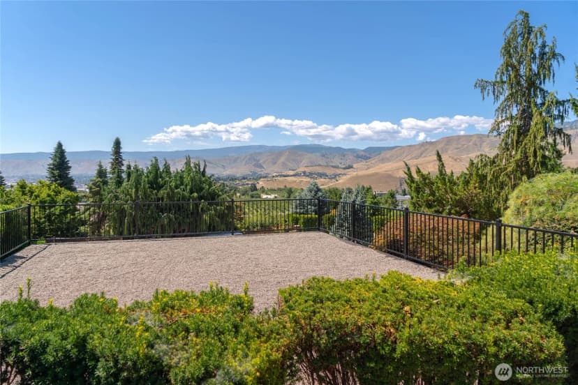 Property photo for 330 Sunnyslope Heights, Wenatchee photo 25