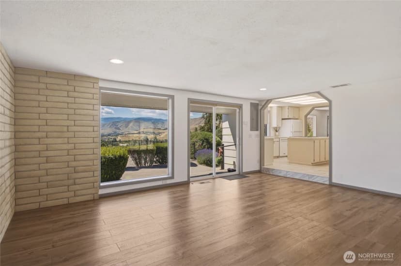 Property photo for 330 Sunnyslope Heights, Wenatchee photo 16