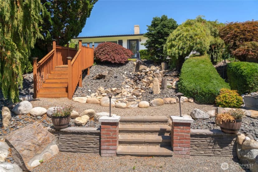 Property photo for 330 Sunnyslope Heights, Wenatchee photo 28